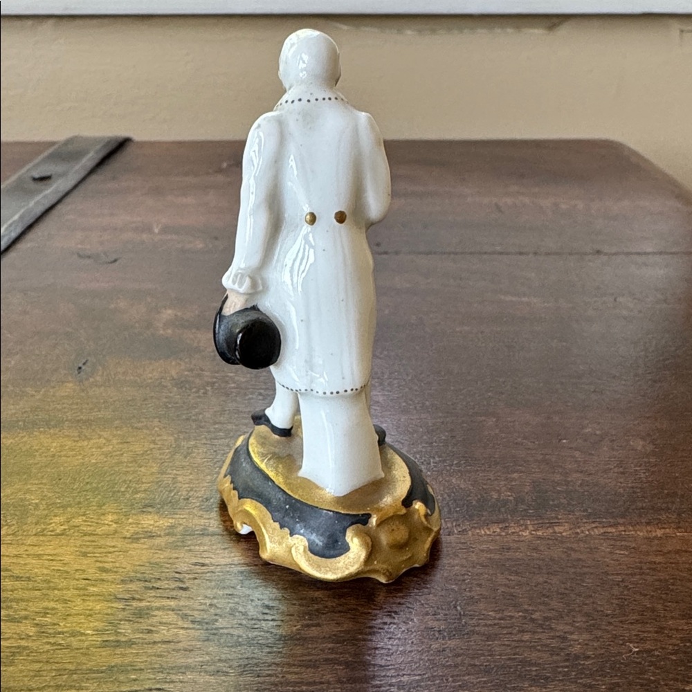ROSENTHAL BOESS MASCULINE Victorian GENTLEMAN Male Antique Porcelain FIGURINE - Picture 2 of 6